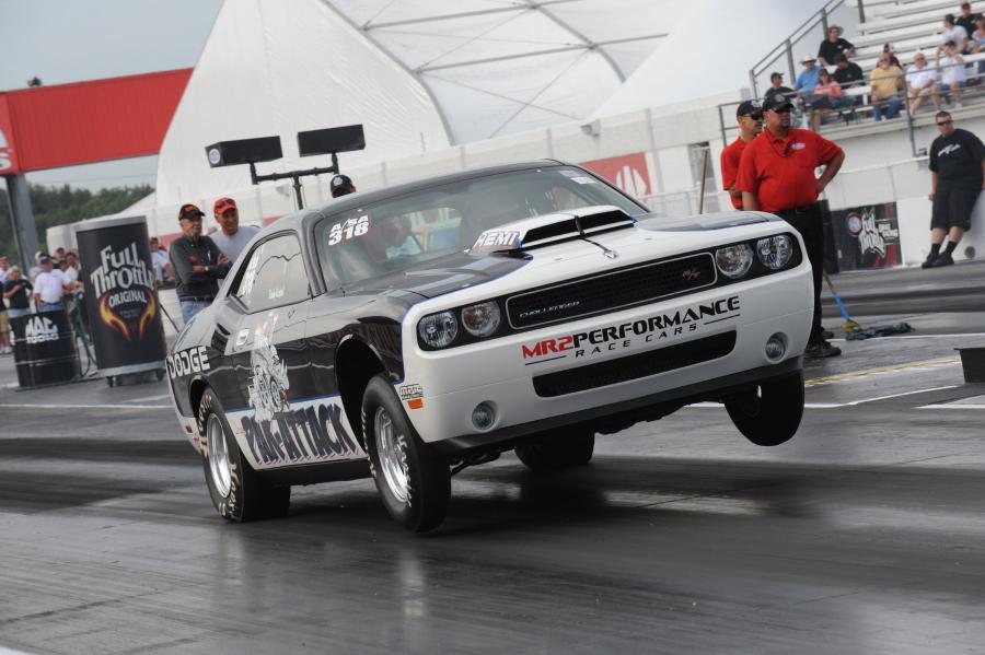  Dodge Challenger Drag Pak 2010 года  (фото 2 из 2)